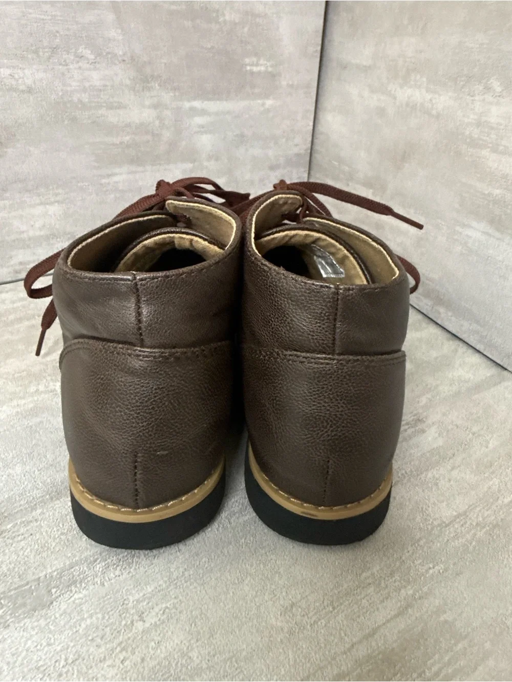 Perry Ellis leather chukka